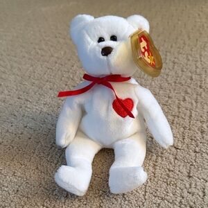 Rare Ty VALENTINO Beanie Baby Bear with Red Heart and Bow. Rare with misspelling